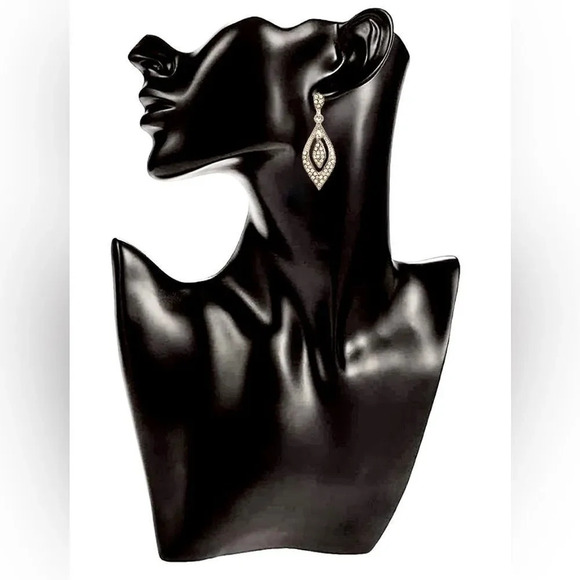 Earrings  - Picture 4 of 5